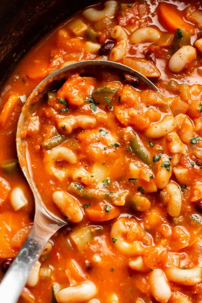 Hearty Classic Minestrone Soup