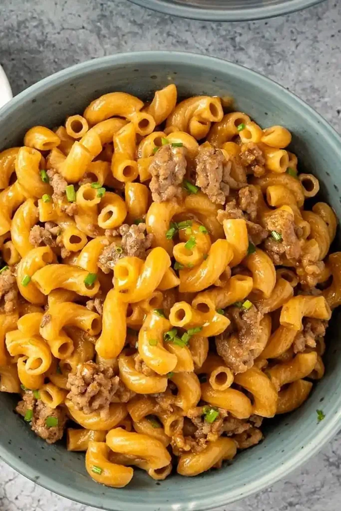 Classic One-Skillet Cheeseburger Macaroni