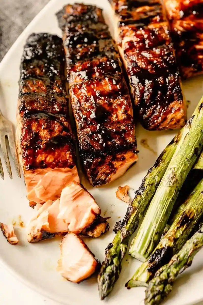 4-Ingredient Balsamic Glazed Salmon (Grilled or Baked) 3 4-Ingredient Balsamic Glazed Salmon (Grilled or Baked)